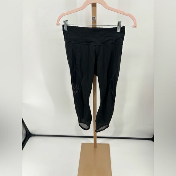 Athleta black leggings with mesh detail size XS - Picture 6 of 10